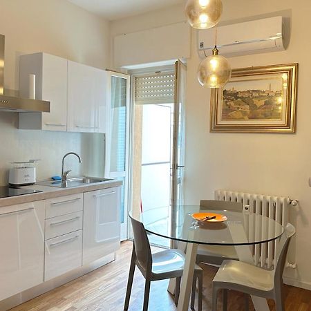 La Casa Di Paola E Betti Apartment Alba  Bagian luar foto