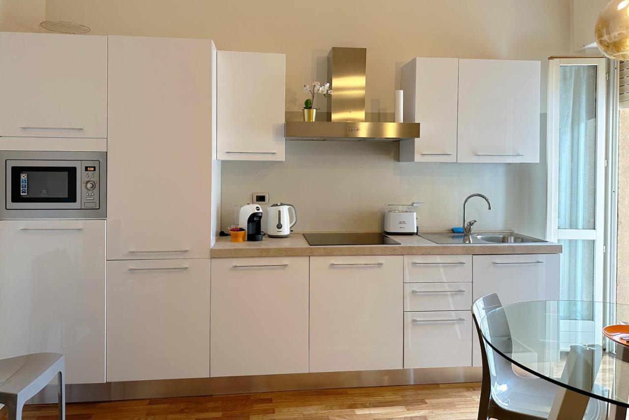 La Casa Di Paola E Betti Apartment Alba  Bagian luar foto