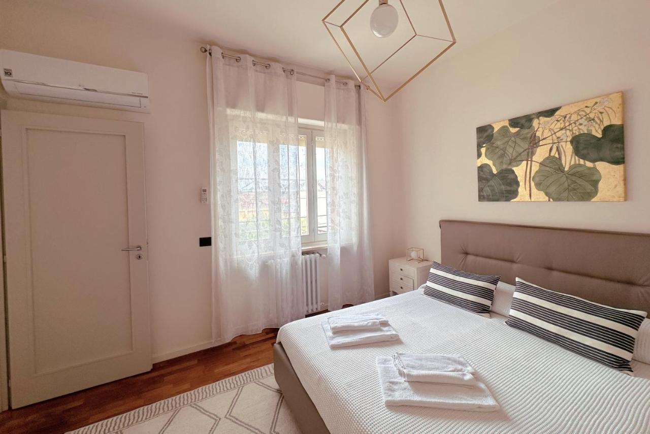 La Casa Di Paola E Betti Apartment Alba  Bagian luar foto